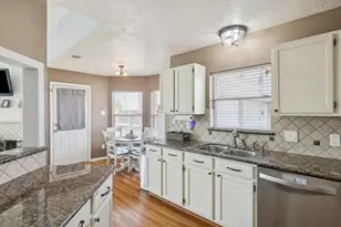 10110 El Chaco St, Baytown, TX 77521 - Photo 8