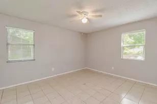 1404 N San Jacinto St, Conroe, TX 77301 - Photo 10