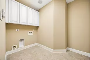 7703 Silver Pond Dr, Sugar Land, TX 77479 - Photo 32