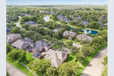7703 Silver Pond Drive, Sugar Land, TX 77479 - Photo 38