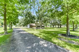 4190 County Rd 145, Alvin, TX 77511 - Photo 28