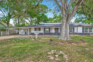 815 Brooks Ave, Rosenberg, TX 77471 - Photo 2
