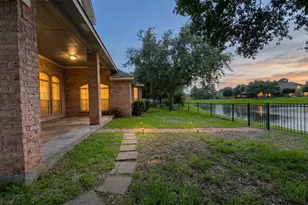 9815 Brilliant Lake Dr, Humble, TX 77396 - Photo 2