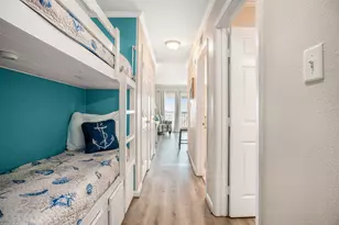 6102 Seawall Blvd, Galveston, TX 77551 - Photo 12