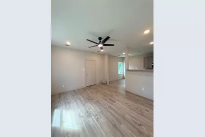 130 Flamingo Bight S, Baytown, TX 77523 - Photo 2