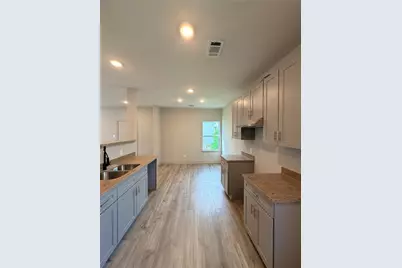 130 Flamingo Bight S, Baytown, TX 77523 - Photo 4
