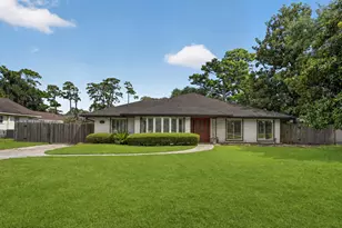 758 W 42nd St, Houston, TX 77018 - Photo 2
