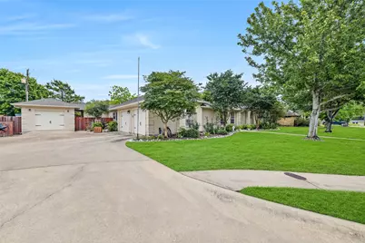 2810 Swallow Lane, Texas City, TX 77590 - Photo 2