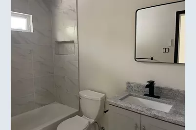 800 S 2nd Street, La Porte, TX 77571 - Photo 8