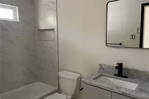 800 S 2nd St, La Porte, TX 77571 - Photo 8