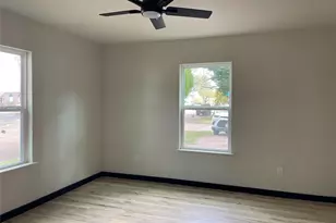 800 S 2nd St, La Porte, TX 77571 - Photo 6