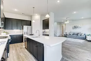 3921 Peacock Isle Dr, Dickinson, TX 77539 - Photo 12