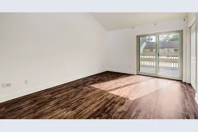 902 Memorial Village Drive, Houston, TX 77024 - Photo 8