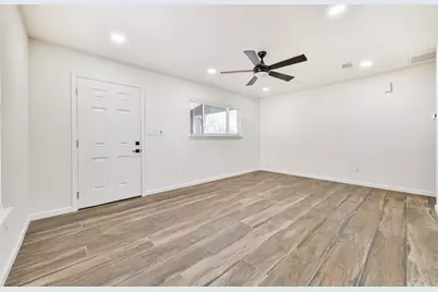 2416 S San Antonio Avenue, Pearland, TX 77581 - Photo 6