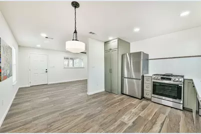 2416 S San Antonio Avenue, Pearland, TX 77581 - Photo 12