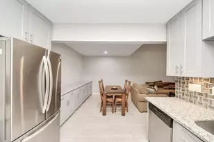 9447 Pagewood Ln, Houston, TX 77063 - Photo 8