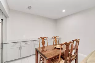 9447 Pagewood Ln, Houston, TX 77063 - Photo 6