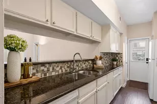 2425 Augusta Dr, Houston, TX 77057 - Photo 4