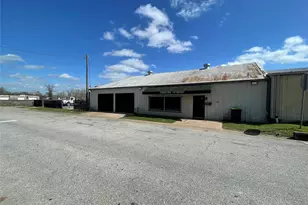 105 S 2nd St, Richmond, TX 77469 - Photo 2