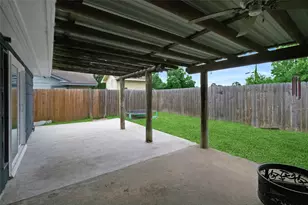 1801 Beusch Dr, Pasadena, TX 77502 - Photo 20