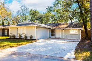 6 Red Deer Ln, The Woodlands, TX 77380 - Photo 2