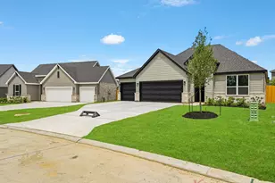 4613 Vernal Loop Dr, Conroe, TX 77303 - Photo 2