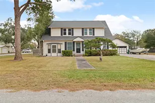 202 Robinson St, Edna, TX 77957 - Photo 1