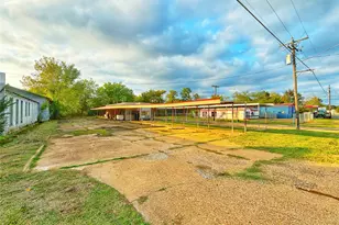 805 S Fourth St, Crockett, TX 75835 - Photo 10