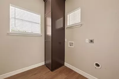 7927 Brays Street #B, Houston, TX 77012 - Photo 12