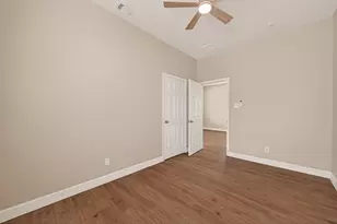 7927 Brays St, Houston, TX 77012 - Photo 18