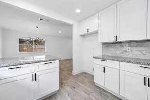 10402 Rancho Bernardo Ln, Sugar Land, TX 77498 - Photo 14
