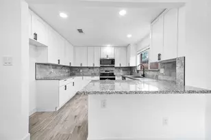 10402 Rancho Bernardo Ln, Sugar Land, TX 77498 - Photo 12