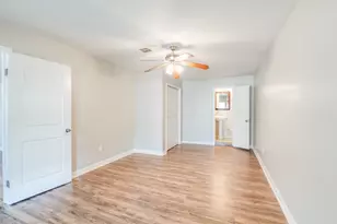 10201 Homestead Rd, Houston, TX 77016 - Photo 16