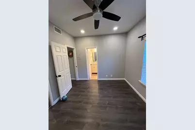 2414 Longview Street #202, Austin, TX 78705 - Photo 18