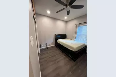 2414 Longview Street #202, Austin, TX 78705 - Photo 24