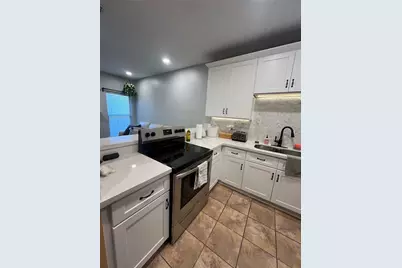 2414 Longview Street #202, Austin, TX 78705 - Photo 8