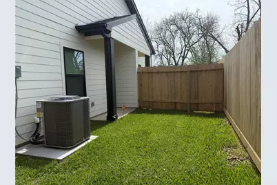 8318 Brandon Street #B, Houston, TX 77051 - Photo 22