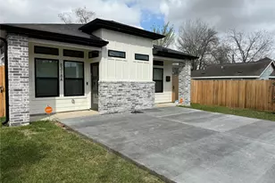 8318 Brandon St, Houston, TX 77051 - Photo 2