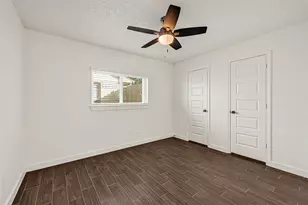2239 Pilgrims Point Dr, Friendswood, TX 77546 - Photo 18