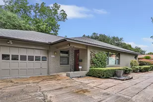4842 Briarbend Dr, Houston, TX 77035 - Photo 2