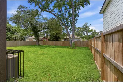 8209 Richland Drive #B, Houston, TX 77028 - Photo 12