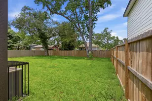 8209 Richland Dr, Houston, TX 77028 - Photo 12