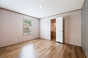 8700 Patricia Ln, Hitchcock, TX 77563 - Photo 14