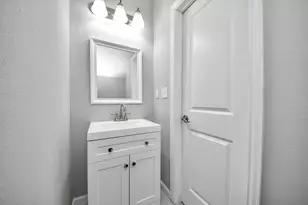 4011 Elmwood St, Houston, TX 77051 - Photo 8