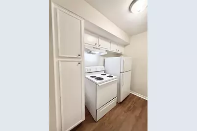 321 E Cedar Street #7, Angleton, TX 77515 - Photo 6