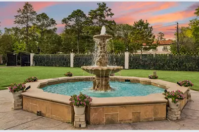 9105 Memorial Drive, Houston, TX 77024 - Photo 2