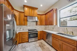 9105 Memorial Dr, Houston, TX 77024 - Photo 22