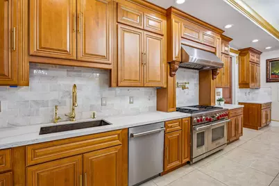 9105 Memorial Drive, Houston, TX 77024 - Photo 20