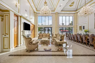 9105 Memorial Drive, Houston, TX 77024 - Photo 16