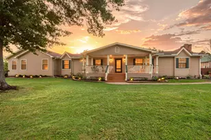 103 Roundabout Ln, Huntsville, TX 77320 - Photo 1